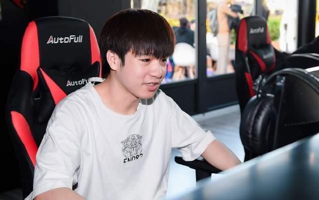 姿态有一个人你们千万不能去挑战他的底线就是letme