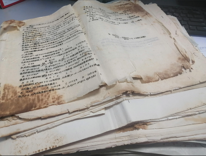 从油印机到打印机老师制作试卷的方式改变教书育人的初心不变