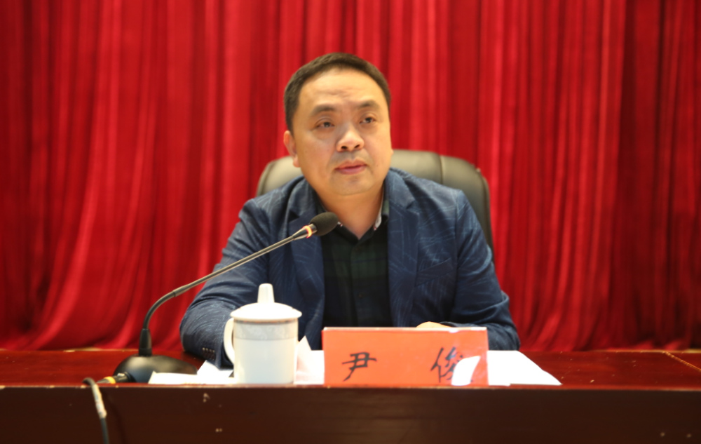 副市长贺铁民主持会议市委常委,政法委书记刘家豪出席会议并讲话会议