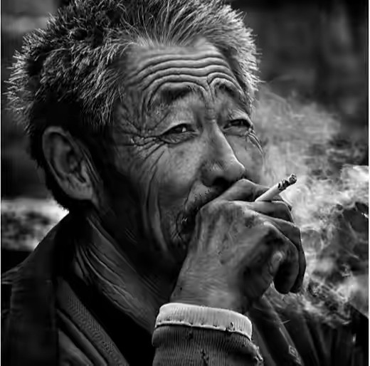 68岁大爷哭诉我有退休金不靠儿女养老最后活成孤家寡人