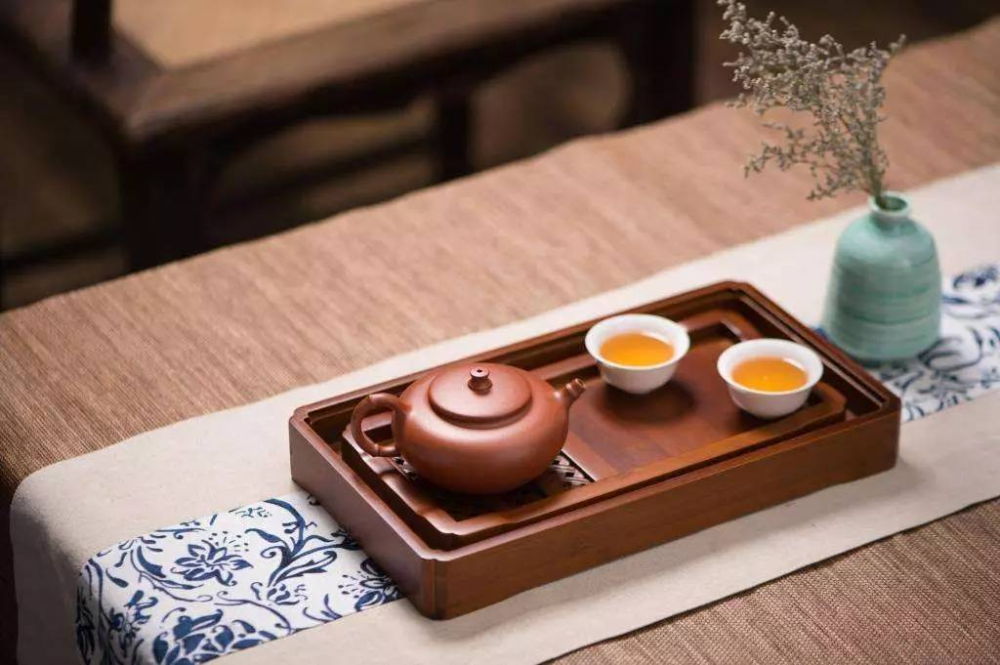 讲究的是随时随地,追求的是意境和心情,因此,做表演或者学习时,必须要