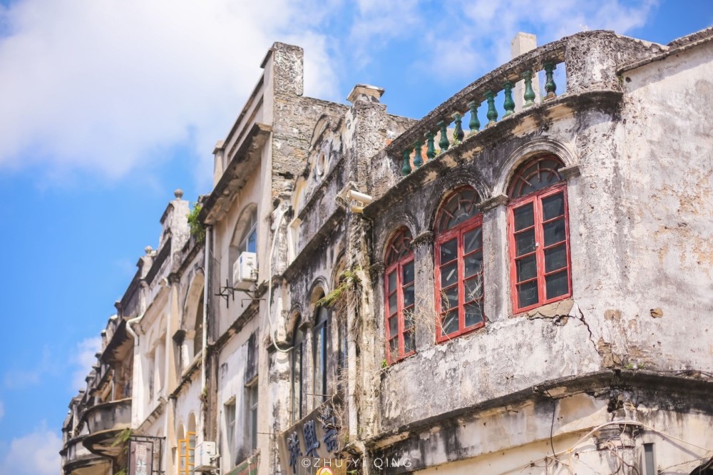 北海有座百年老街拥有百栋骑楼建筑商业繁华两边都是海鲜店