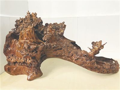 海南根雕艺术家钟振中留住海南黄花梨的根