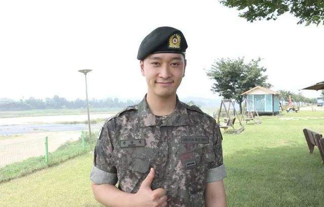 崔泰俊退伍时间:5月18日韩国入伍这件事不得不去,但依