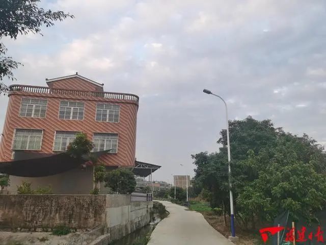 诏安霞葛:路灯"点亮"群众幸福生活