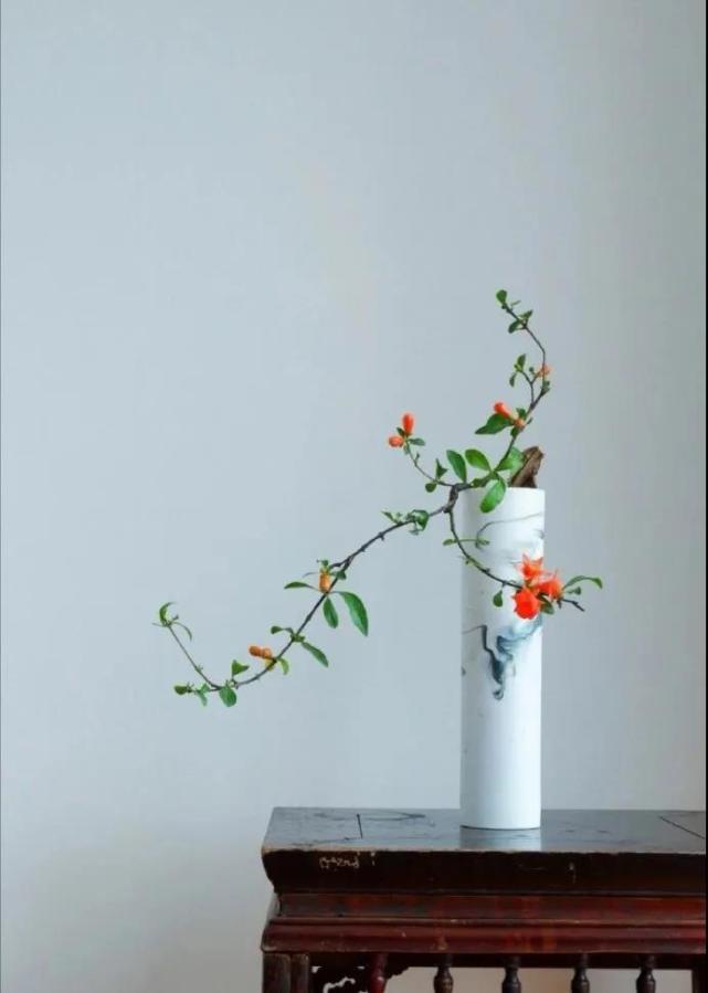 茶室装饰中花道插花给你带来不一样的茶空间境界