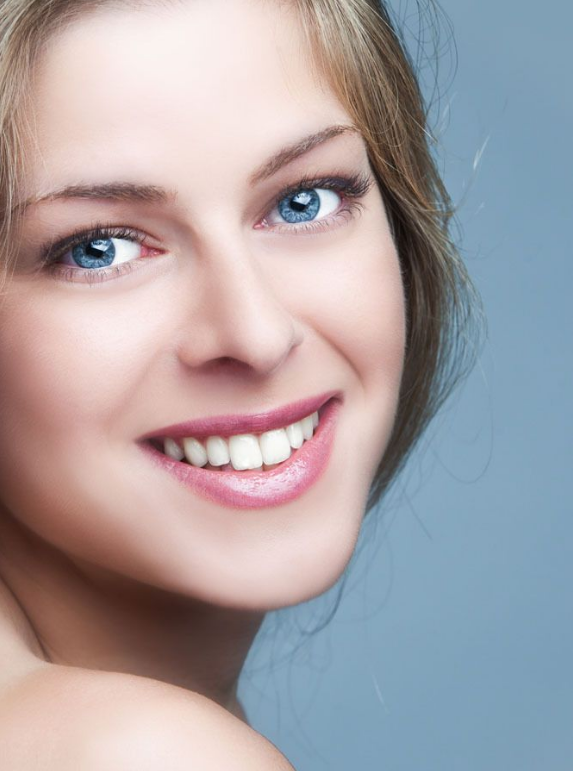 牙齿是否美观会影响别人对我们的印象要想更加自信就必须改变牙齿的