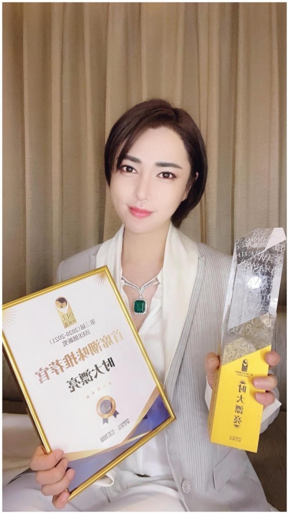 不带货却当"弄潮儿" 跨界主播时大漂亮跨出两全其美