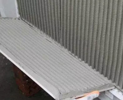 瓷砖胶薄贴对基层要求和施工技术的要求比较严格,所以薄贴法一直比较