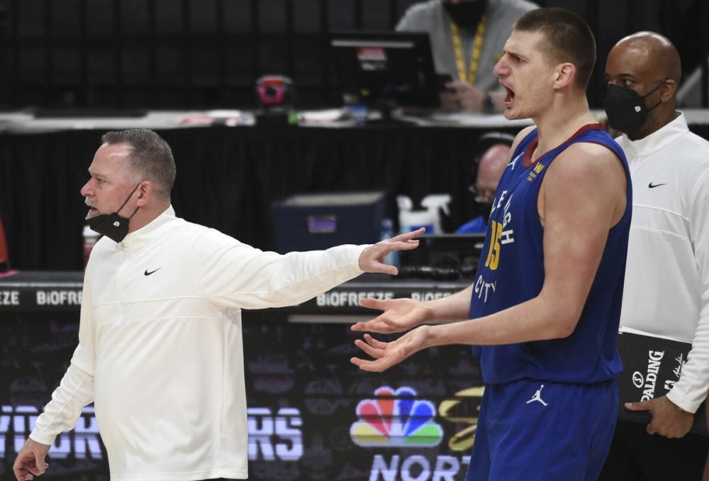掘金 NBA：掘金VS开拓者，双方互飙得分，就是看谁投得更准