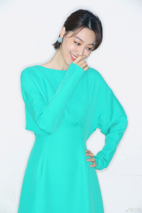 但王冠又并不止"主持人"这么简单,而是可以全面发展的"全能型人才"