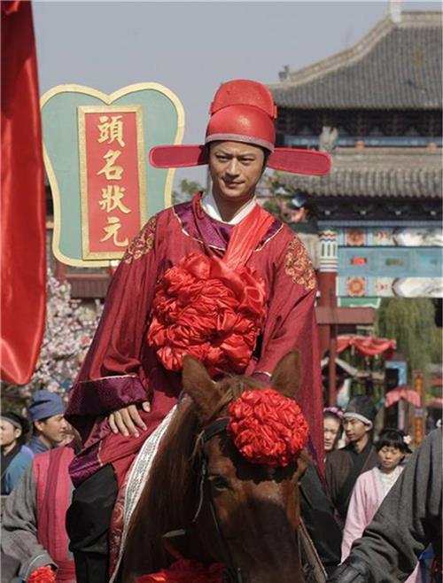 古代状元,榜眼,探花放现在是啥学历?为何中探花比中状元还兴奋