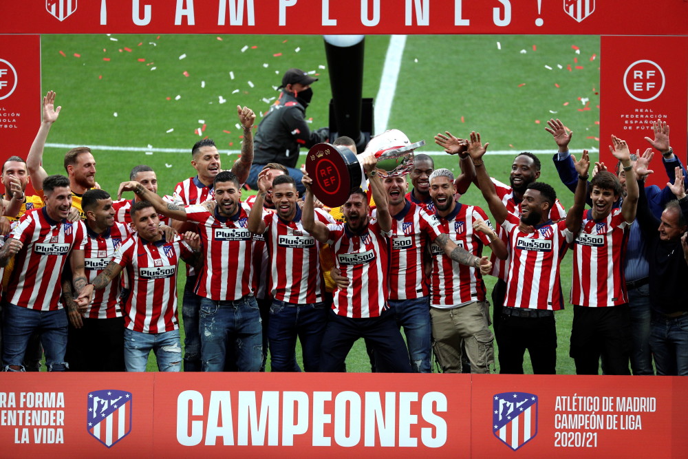 外代二线足球西甲马竞庆祝夺冠