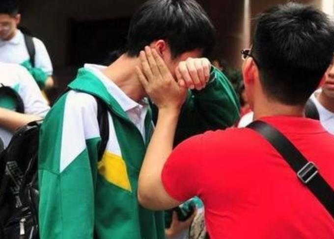 三本院校排行榜_女儿花2.6万读了三本大学,开学看到室友心态崩了:我想复读重考