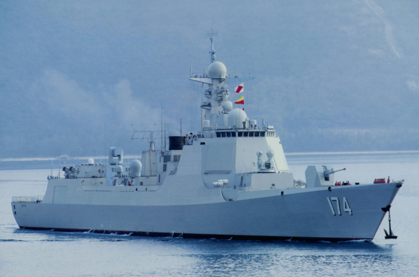 中国055驱逐舰赶超美国的朱姆沃尔特中华第一舰实至名归