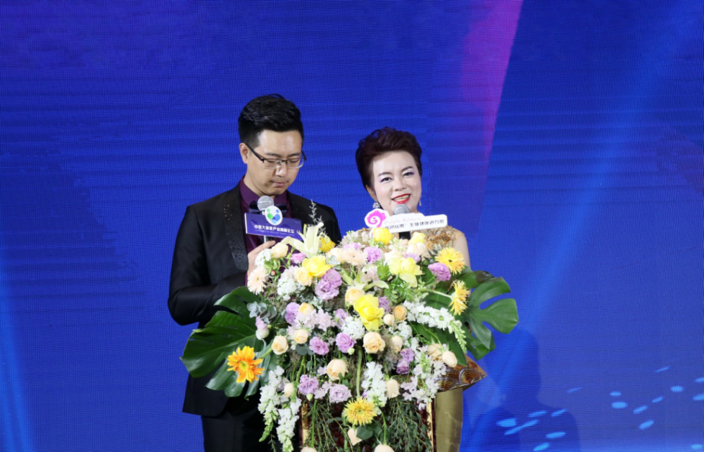 齐聚春城峰会译美译瘦解函诺谈人心红利时代