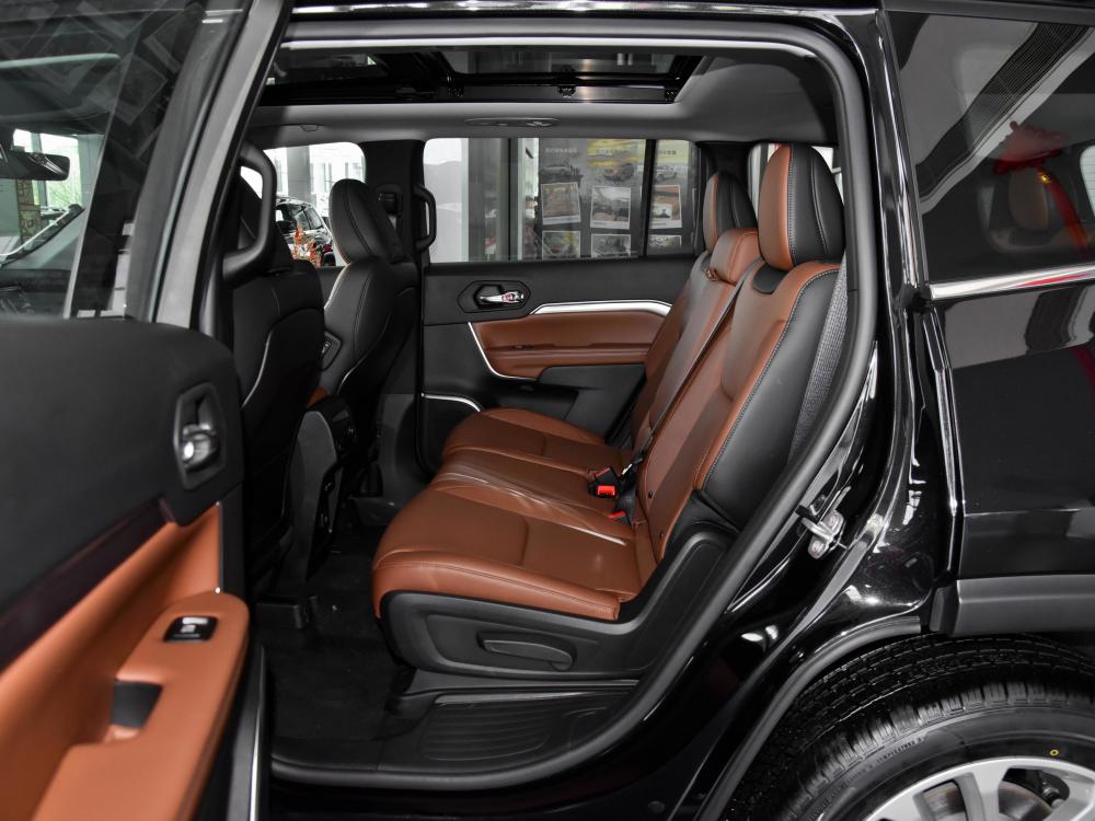 0t 9at推荐上四驱,实拍jeep大指挥官_腾讯新闻