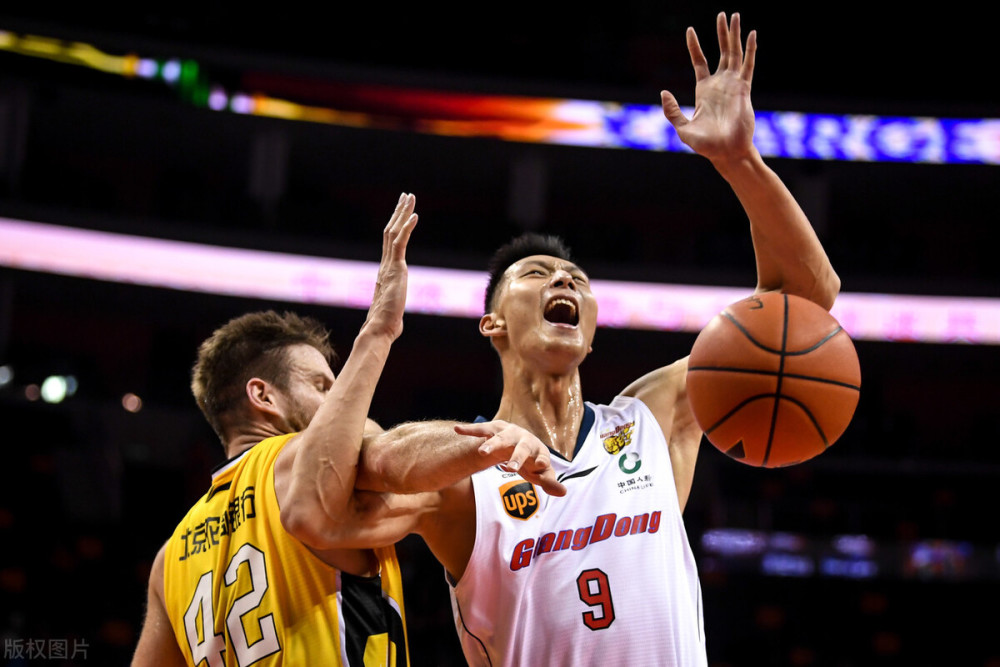 宏远1500万签超级外援,上海队接触63分先生,李春江立军令状