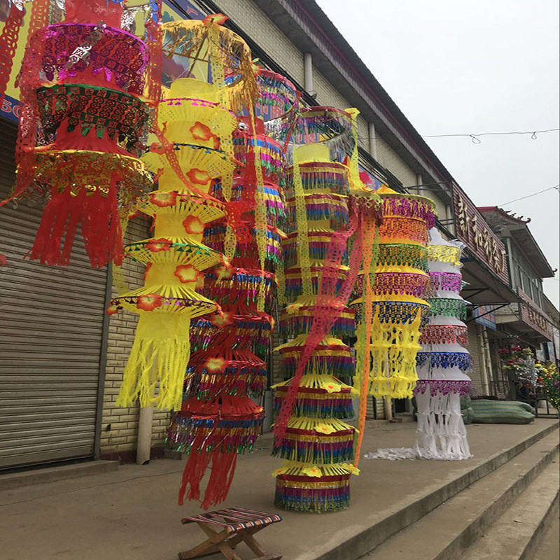 多岁,但孙子们都已经出生,有的已经上小学,但记得当时树的依然是白幡