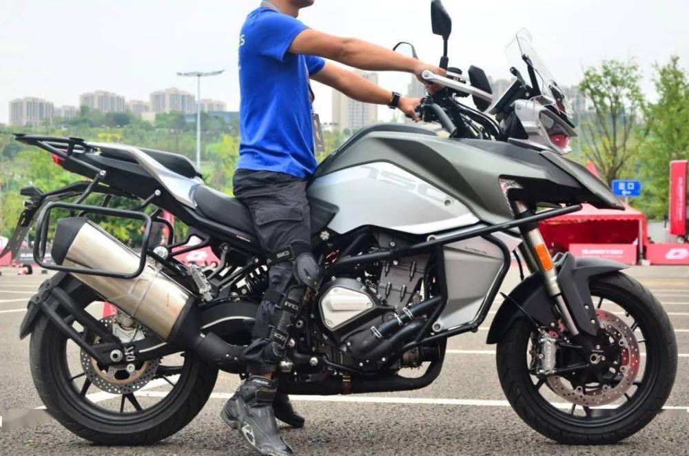 qjmotor骁750adv只为一场说走就走的旅行