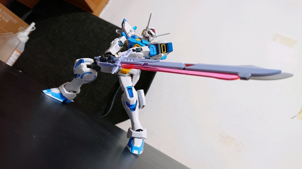 不过就透视来说,大张一刀流其实是不科学的产物,首先光凭一个广角镜头