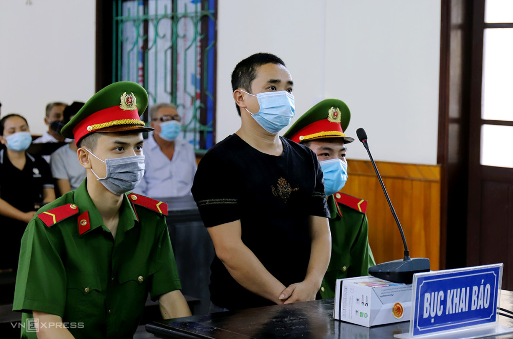 捕鱼器排行_宜宾一男子被现场查获自制捕鱼器一个、大小不等的鳝鱼76条、泥鳅35...