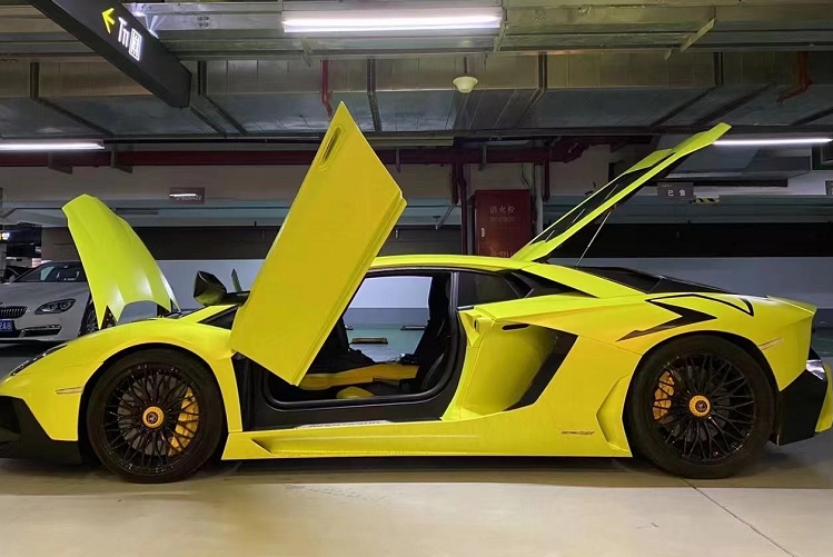 12年12月上牌沪牌大牛700-4,1.8万公里,原漆.