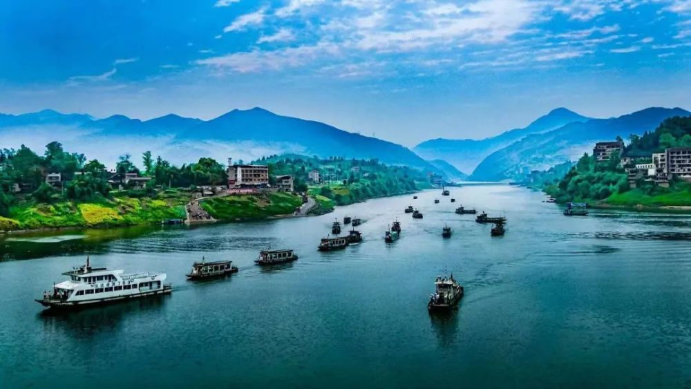 渠县最好的几个镇,四川渠县最大的镇,被称为"小重庆",拥有火车站-出走