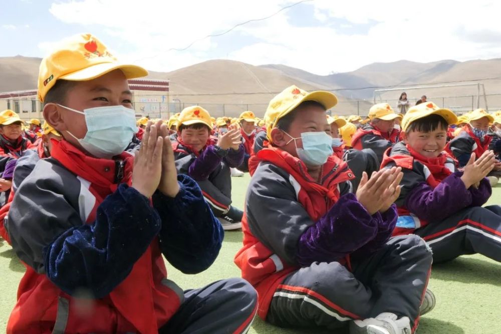 当雄县公塘乡中心小学举办教师演讲比赛