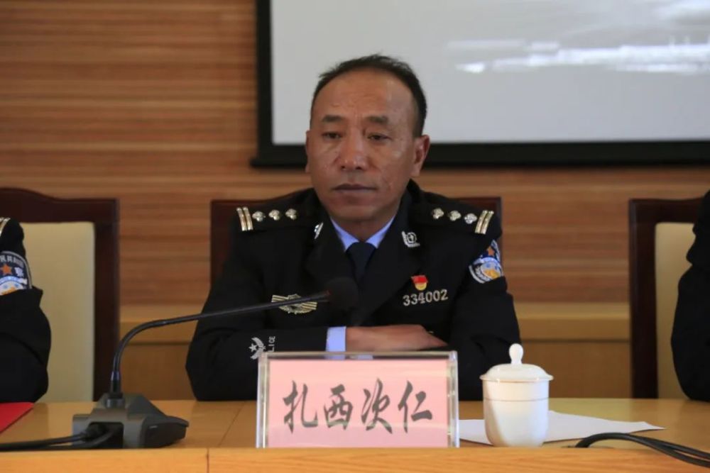 湖北公安功模代表团在隆子县宣讲交流