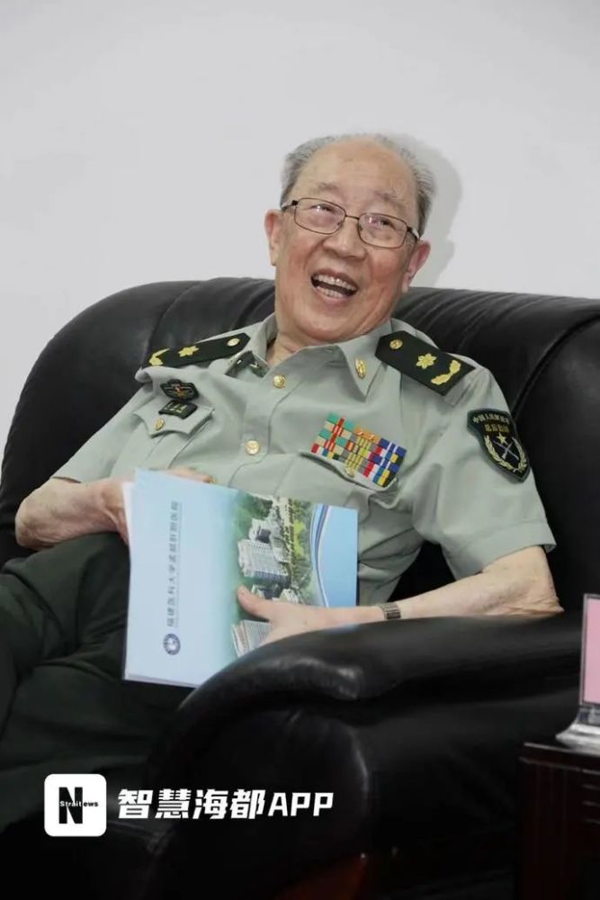 细致严谨,和蔼可亲……学生眼中的吴孟超是这样的
