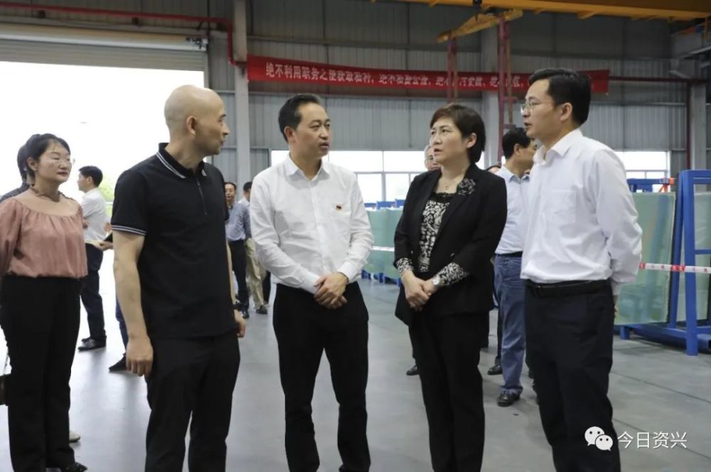 吴巨培来资兴调研