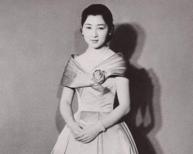 网球灰姑娘 美智子 日本首位平民皇后 恩爱60年迎来钻石婚 全网搜
