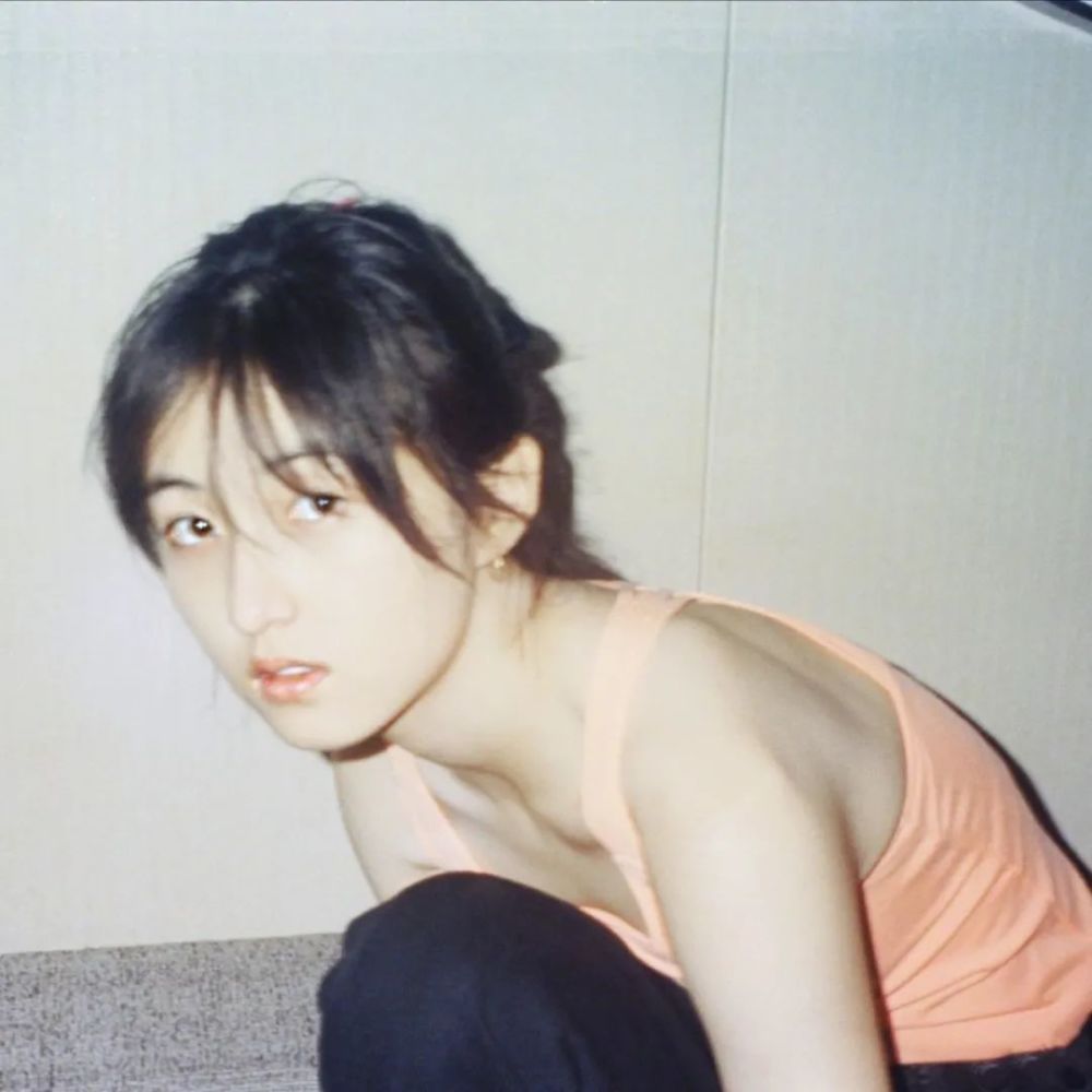 张子枫头像|光落在你脸上