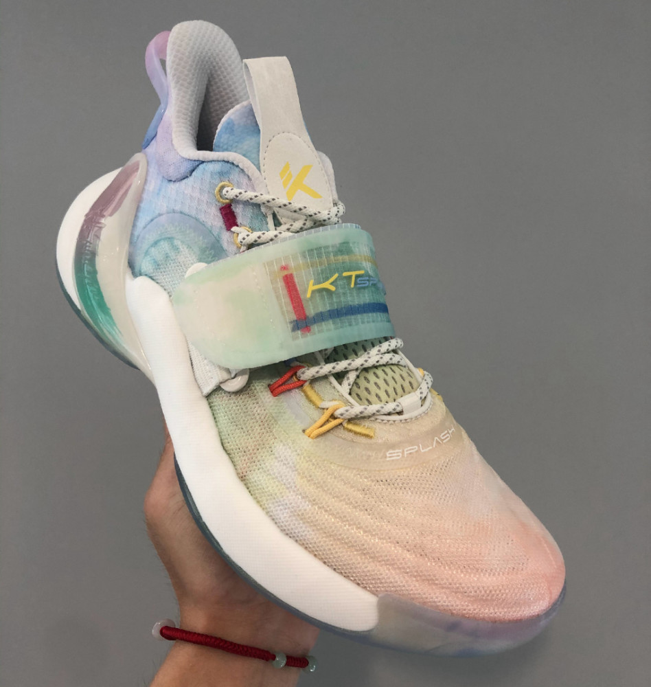 水花3代"咸柠七"美如画,kt6代"汤面"质感佳,安踏真会玩_腾讯新闻