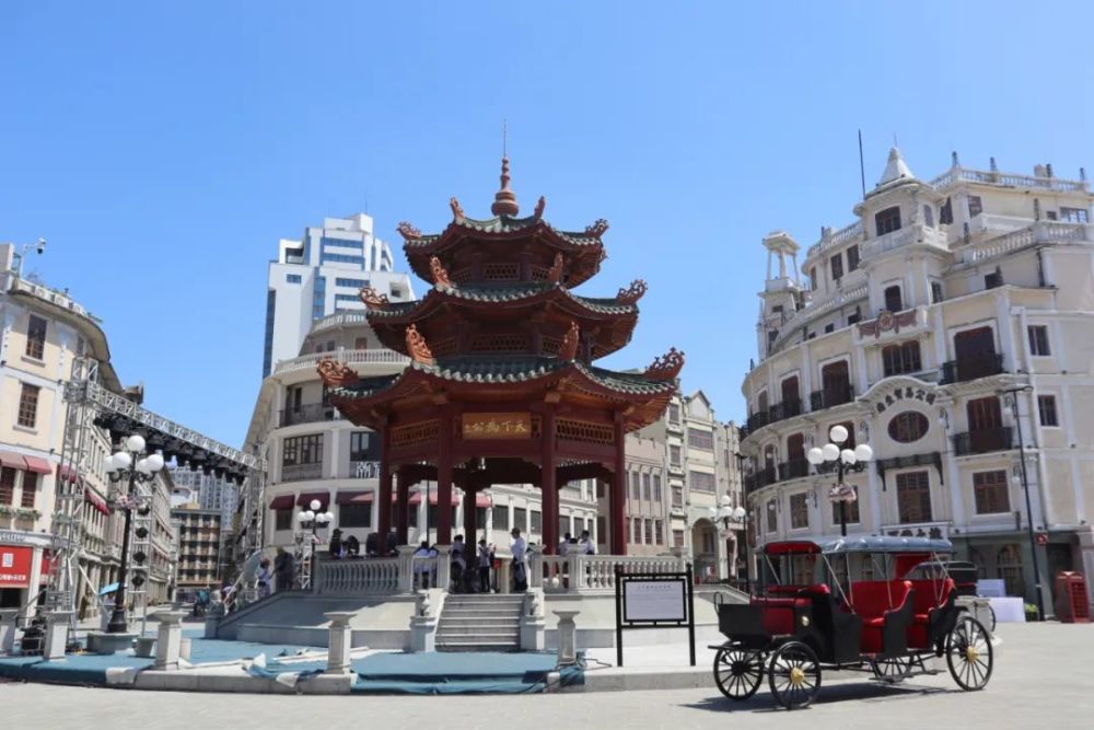 小公园的亭子中午太热,小公园都看不见人影在小公园拍的云汕头,我的