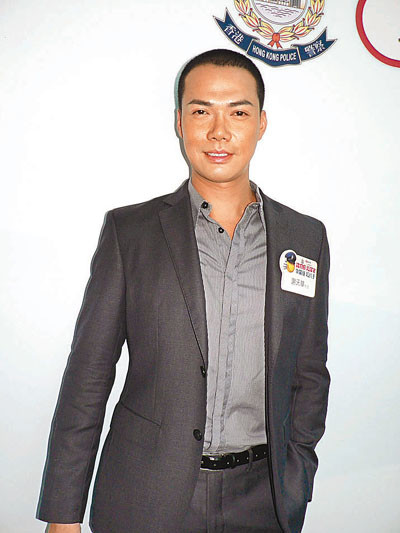 排场十足香港知名奸角演员内地登台获天王级招待现场人气高涨