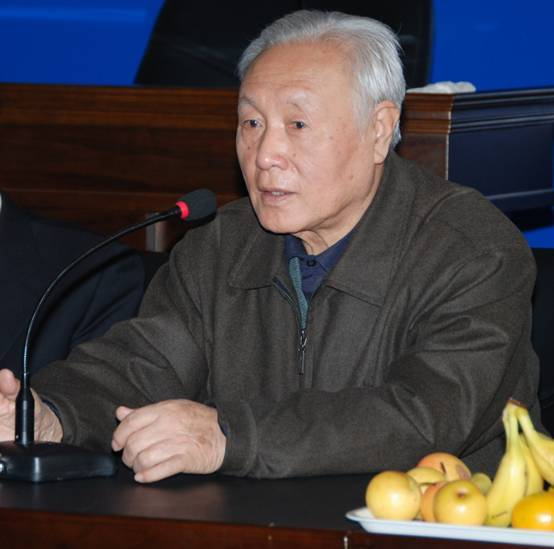 缅怀我们无法抵御浪潮但将永远记住灯塔