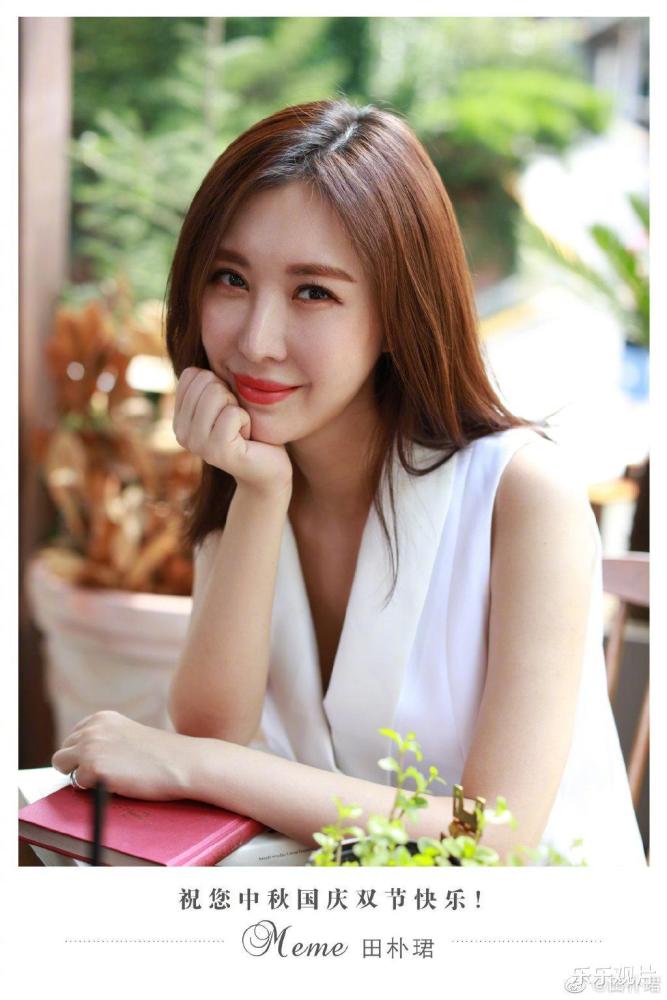 田朴珺陪71岁王石再次登上珠峰,妻子田朴珺被感动到流泪