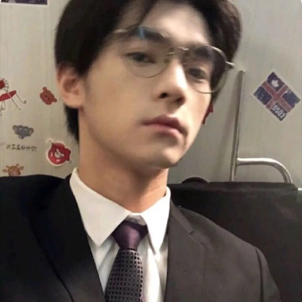 真人男头丨学长风.来看帅哥啦