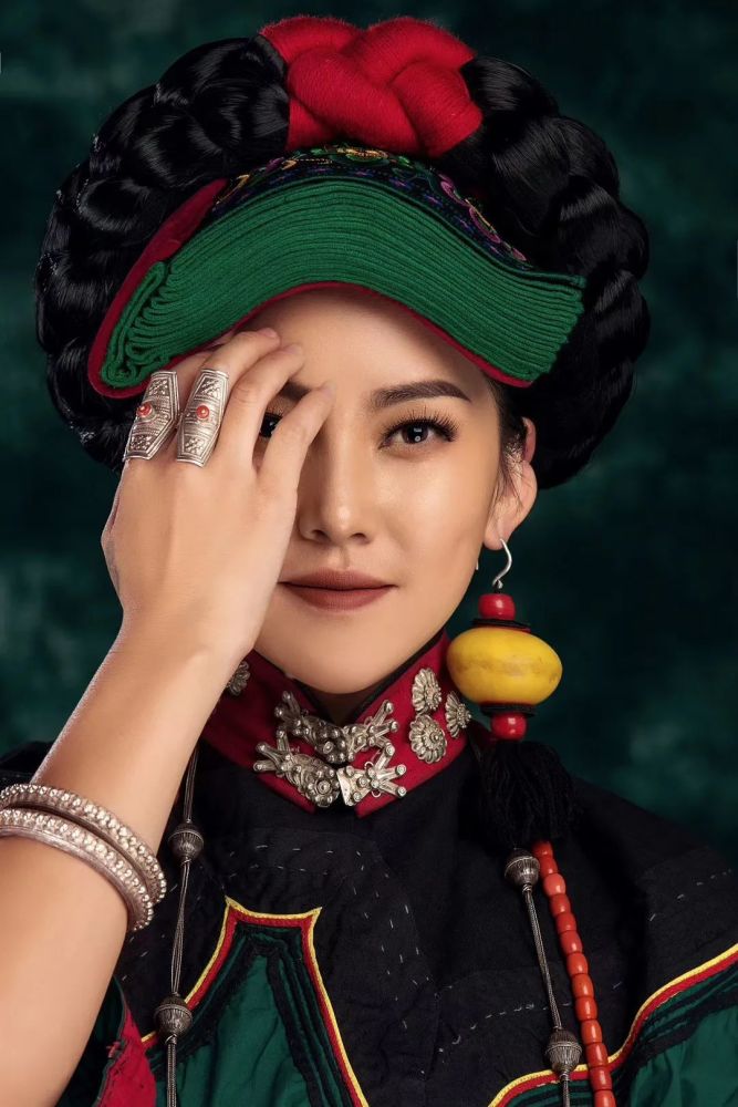 彝族美女勒尔李娜帕古嫫古56515551mv发布非常好听