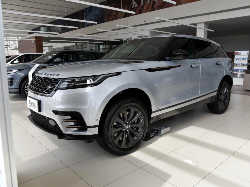 路虎家族最漂亮的车型 大排量6缸发动机 实拍路虎揽胜星脉 腾讯新闻