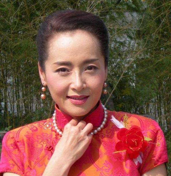 出生台湾的香港知名演员恬妞,大家应该不陌生吧,她的本名叫朱凯丽,