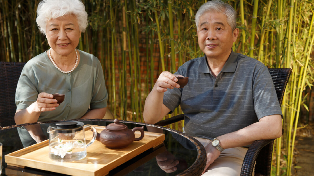 马化腾喝茶的图片图片