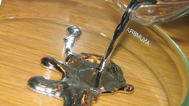 二甲基汞作为汞的有机物,和无机汞不同,它很难通过人体代谢系统排出