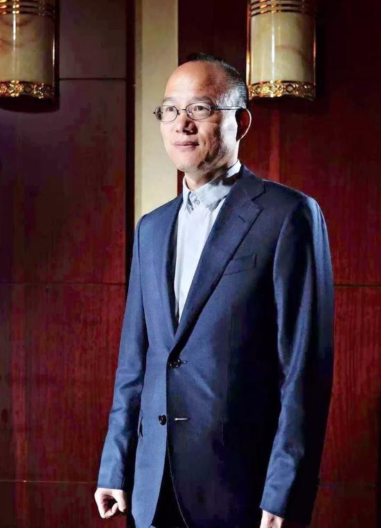 她大学毕业嫁穷小子,帮老公做到千亿身价,因不能生娃,离婚了