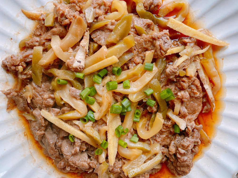 天热了要给孩子多吃蒸菜牛肉和它搭配咸香入味少油更健康