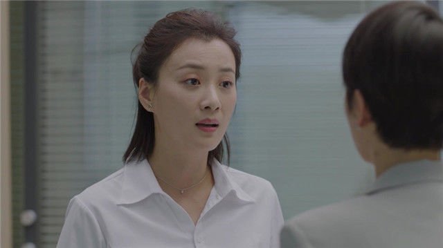"你怀孕不上班,小姑的女儿给你带""婆婆,那您女儿忙啥呢?