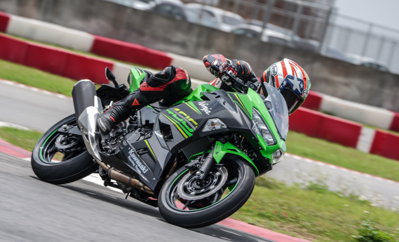 四缸400cc回归 川崎zx 4r Cg街车渲染图流出 腾讯新闻 中国摩托资讯网