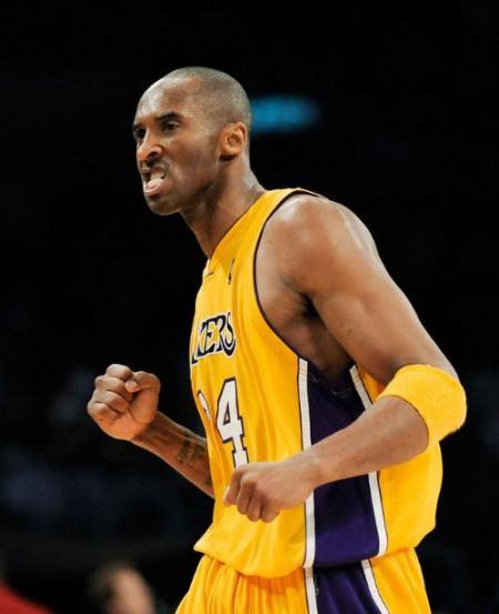 科比进球后庆祝动作_腾讯新闻